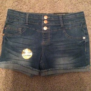 NWT Vigoss The Chelsea Shorts, Sz 16